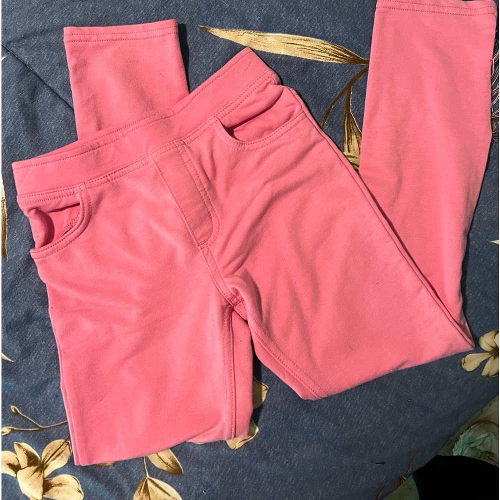Girls size 7 pink pants.